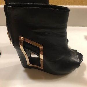 BCBG shoes